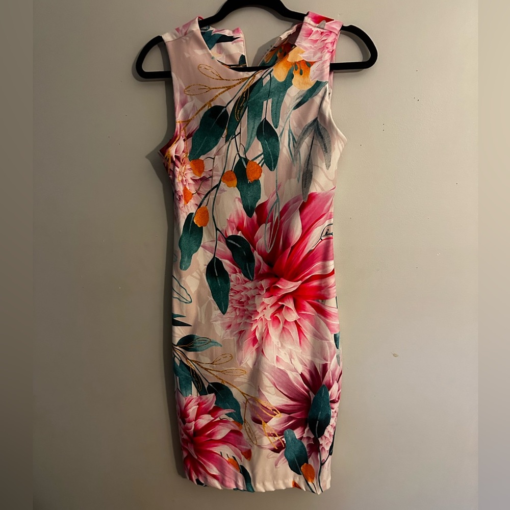 Women’s floral dress size Large
